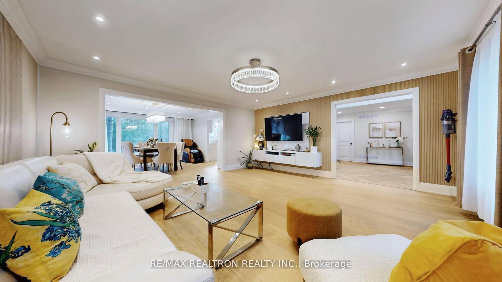 1 Whitelaw Court • Markham, ON photo 9