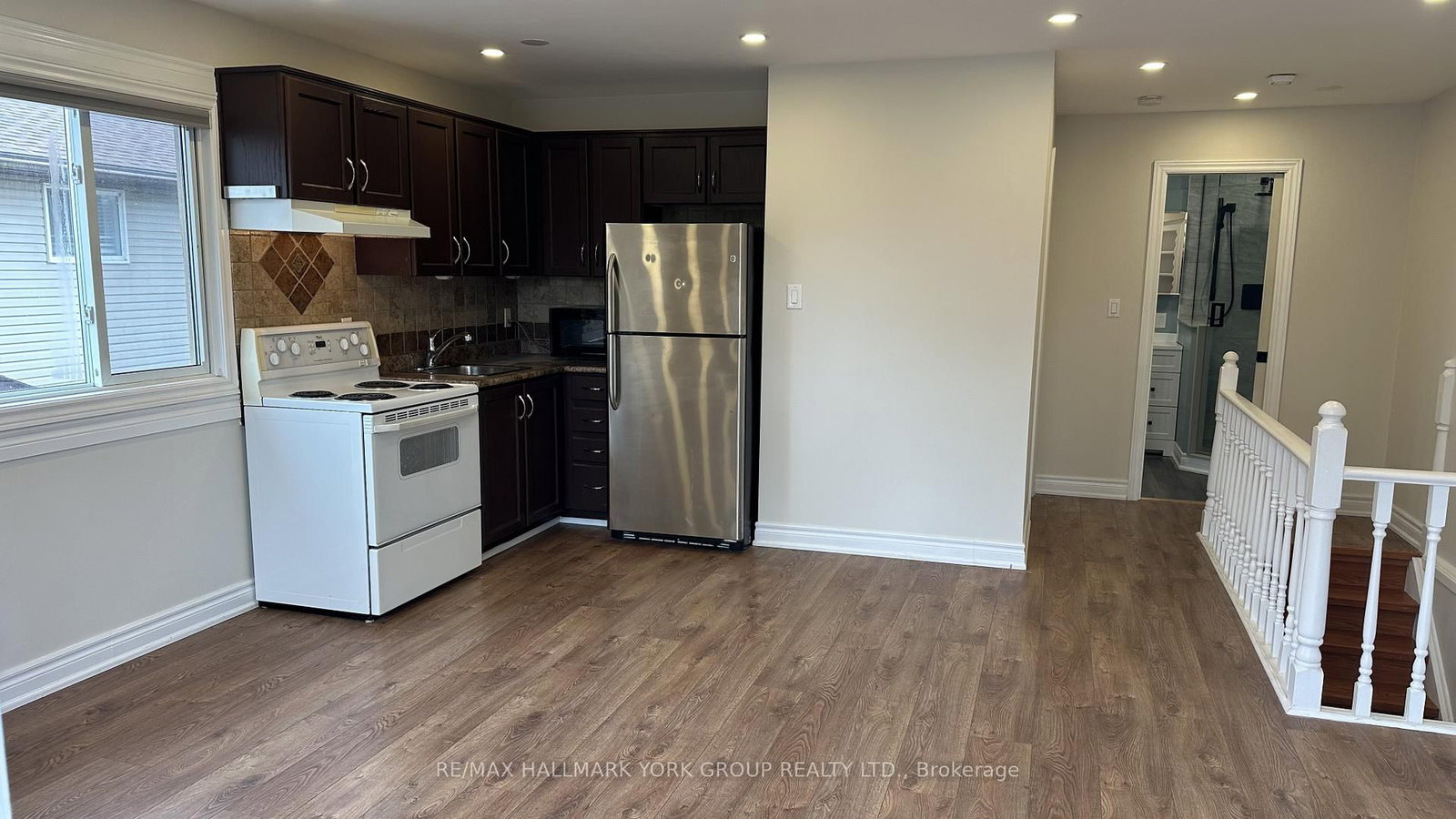 #Upper - 210 Ways Bay Drive, Georgina 5