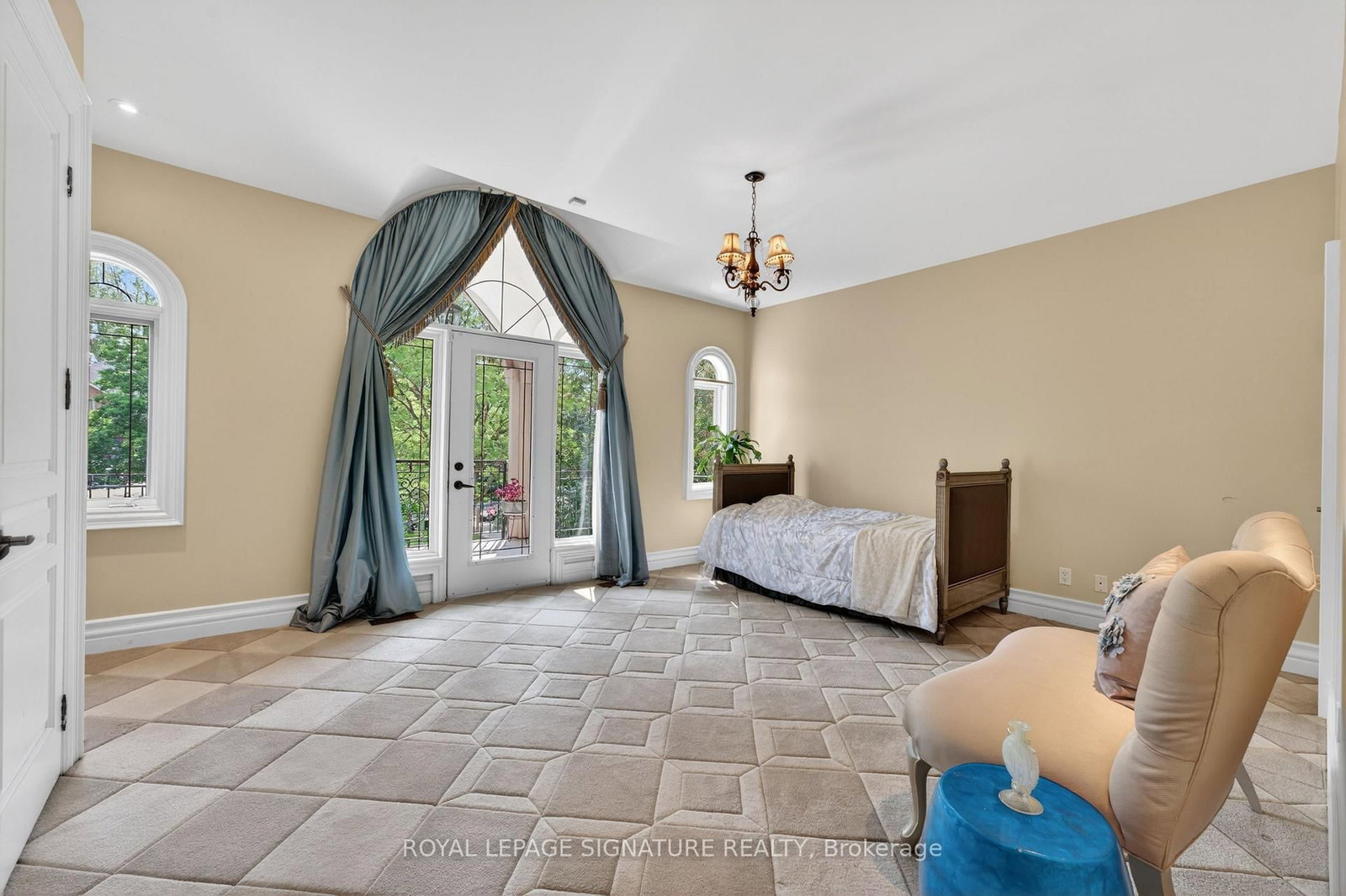 217 Garden Avenue • Richmond Hill, ON photo 18