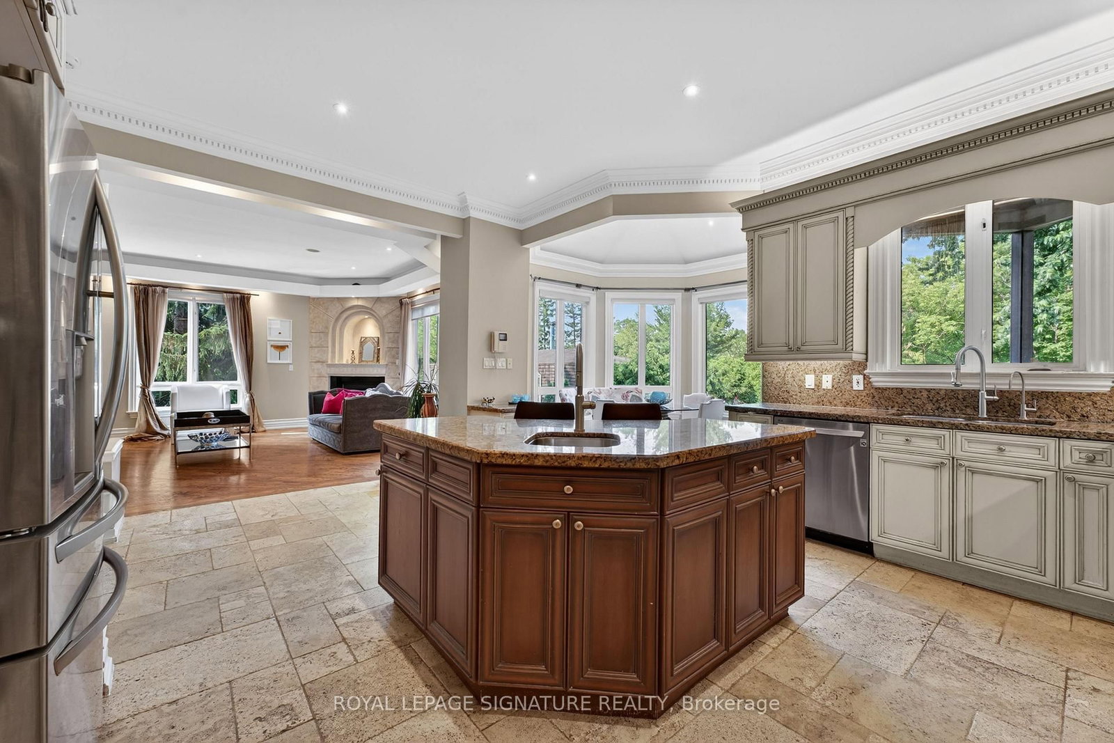 217 Garden Avenue • Richmond Hill, ON photo 9