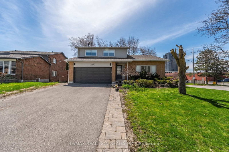 Upper - 117 Cardinal Crescent