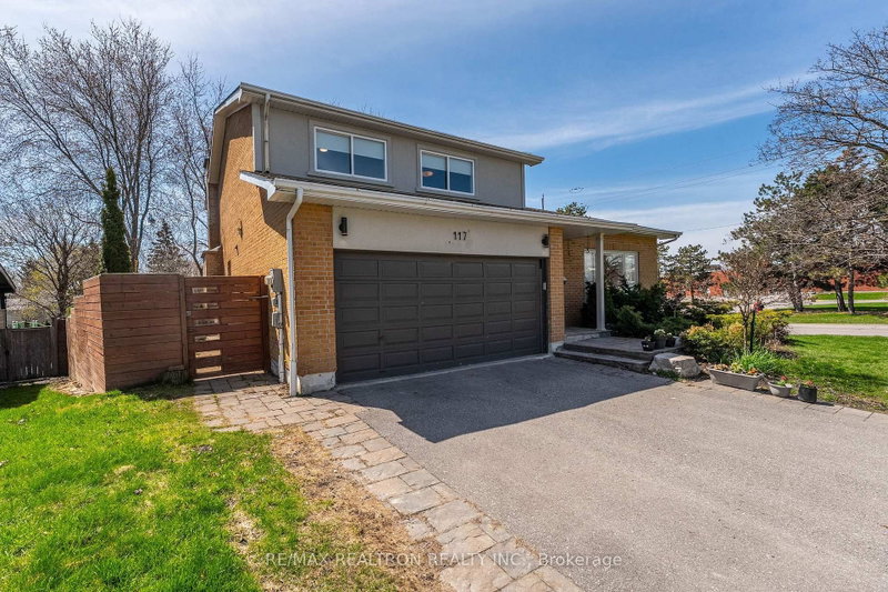 Upper - 117 Cardinal Crescent