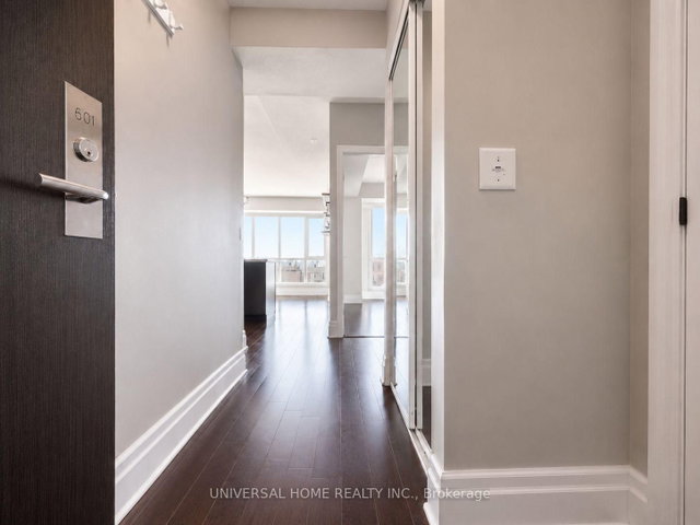 501 - 39 UPPER DUKE Crescent
