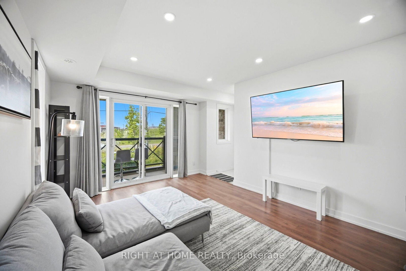 60 Dunsheath Way • #702 • Markham, ON photo 8