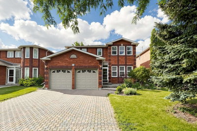 5-bed Detached House · 35 Viewmark Dr