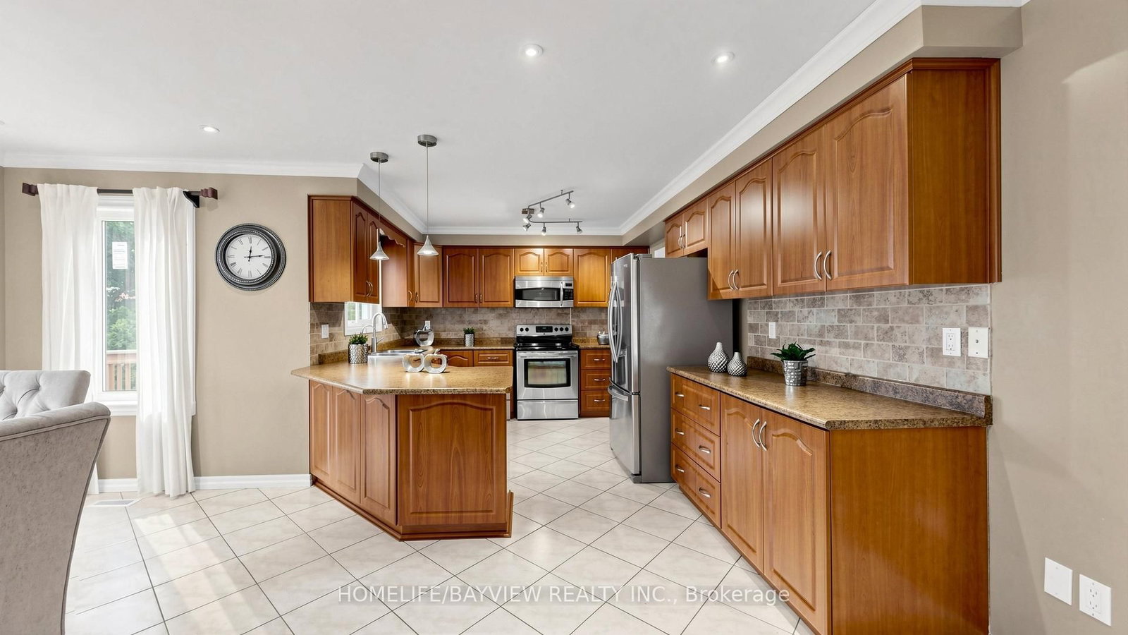 35 Viewmark Drive • Richmond Hill, ON photo 11