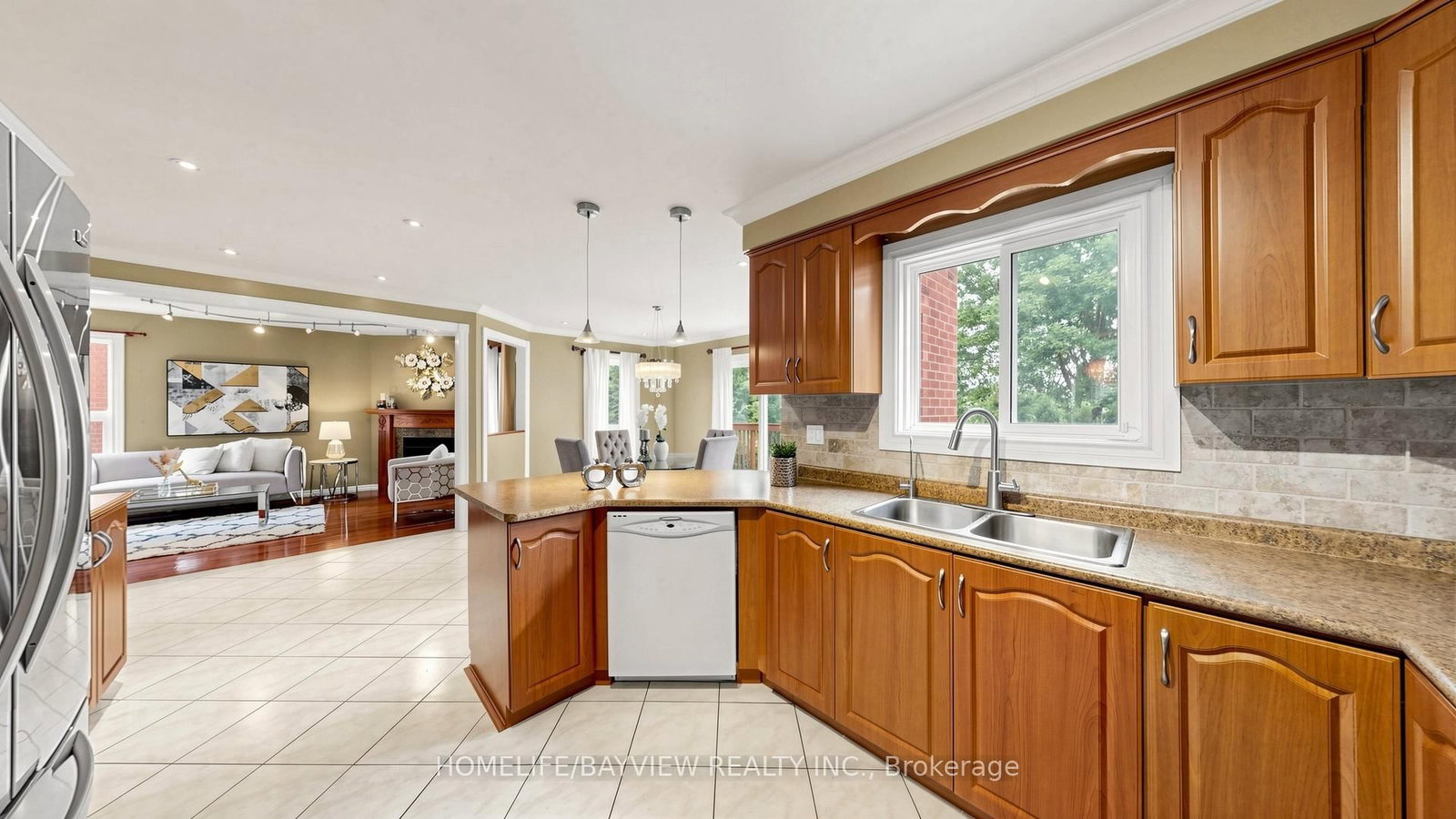 35 Viewmark Drive • Richmond Hill, ON photo 12