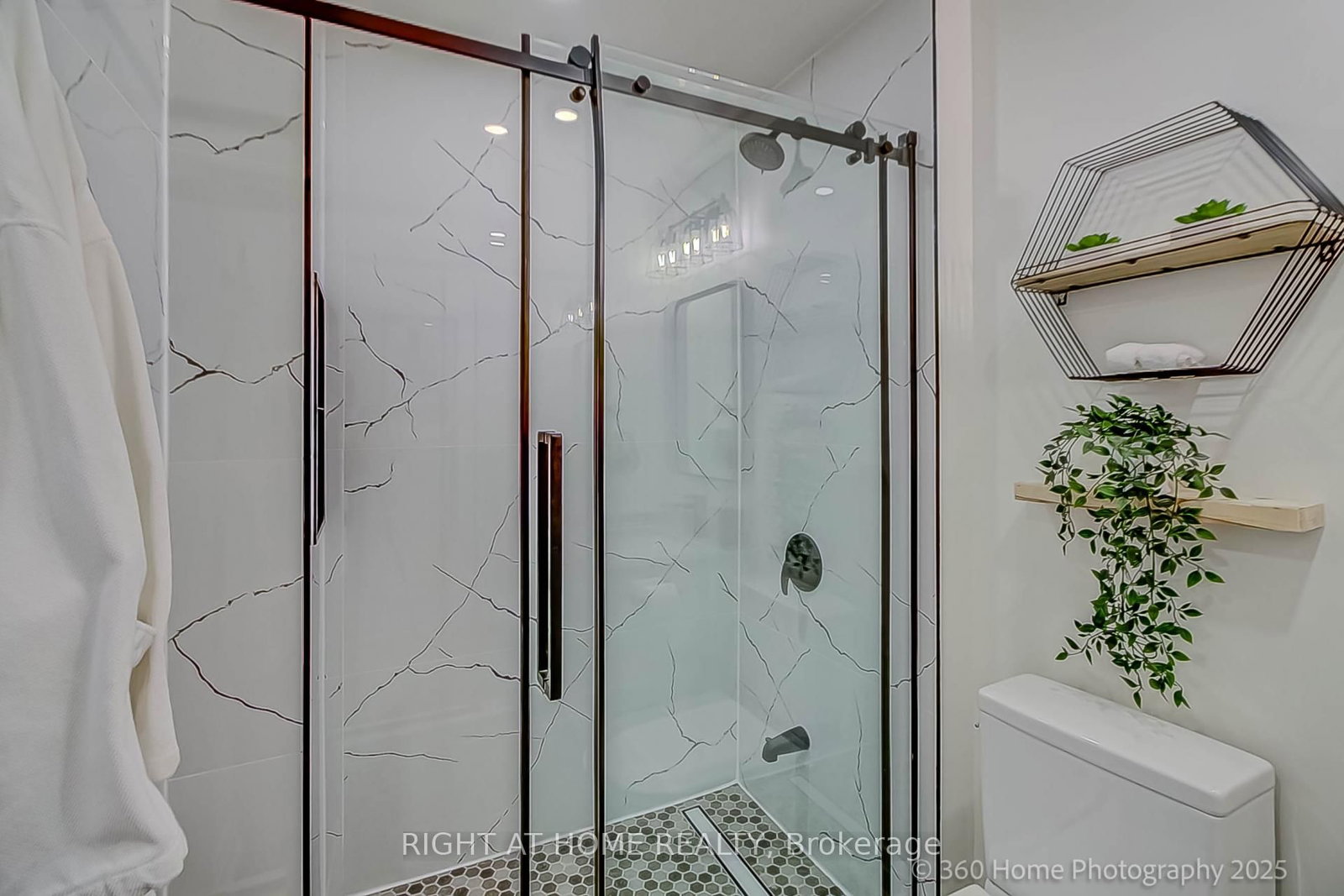 8169 Kipling Avenue • #31 • Vaughan, ON photo 18
