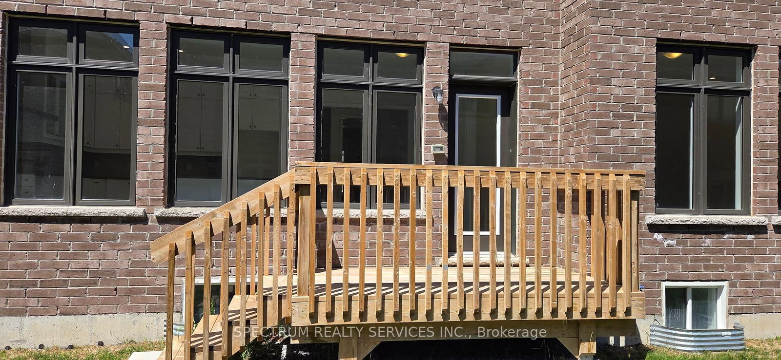 21 Lorrain Hand Crescent • Georgina, ON photo 11