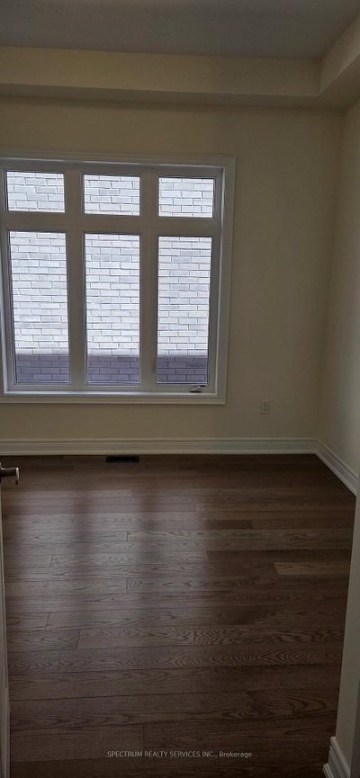 21 Lorrain Hand Crescent • Georgina, ON photo 9