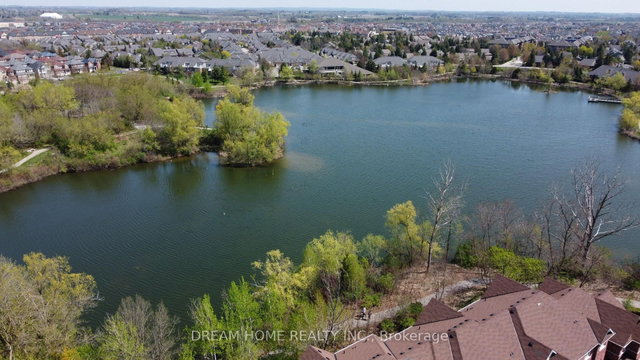 46 Roy Grove Way