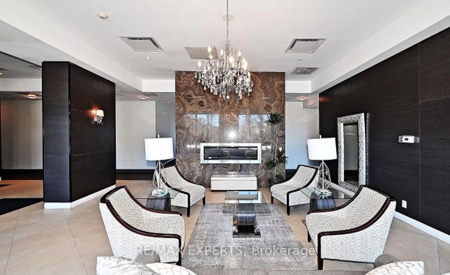 227 - 11611 Yonge Street