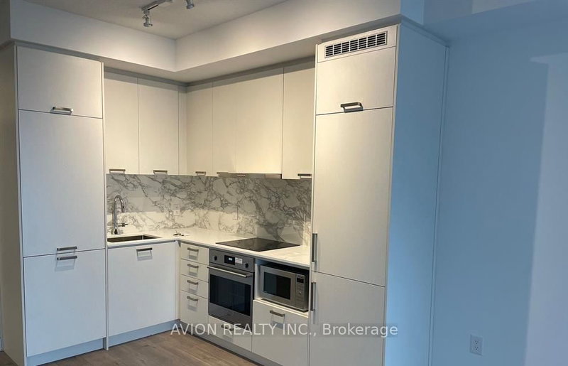 home for lease on 1615-10 Honeycrisp Crescent