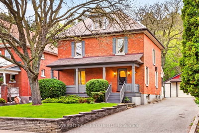 6-bed Detached House · 44 Wallace St