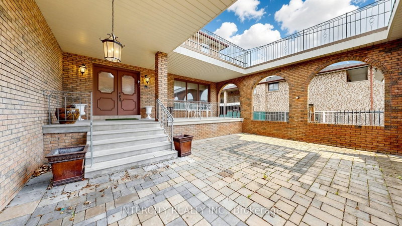 76 Spruce Avenue
