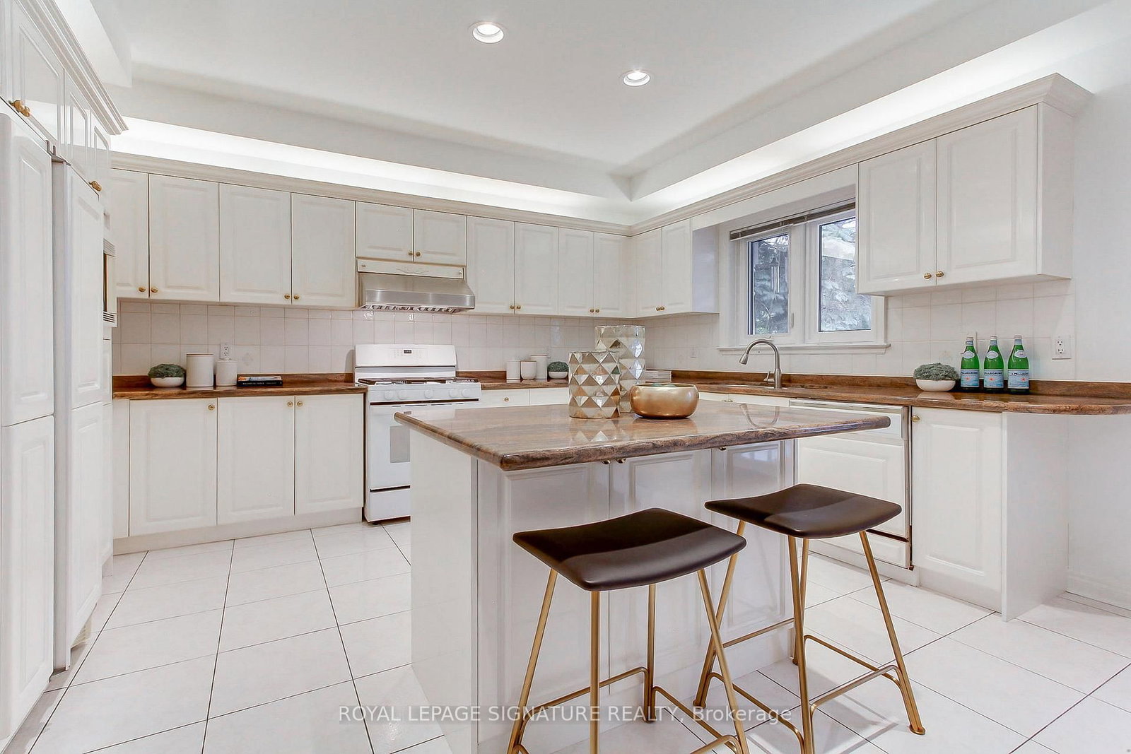 70 Graydon Crescent • Richmond Hill, ON photo 12