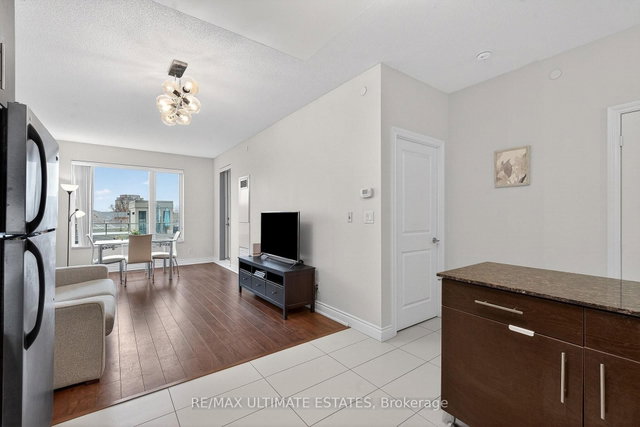 519 - 325 South Park Road N