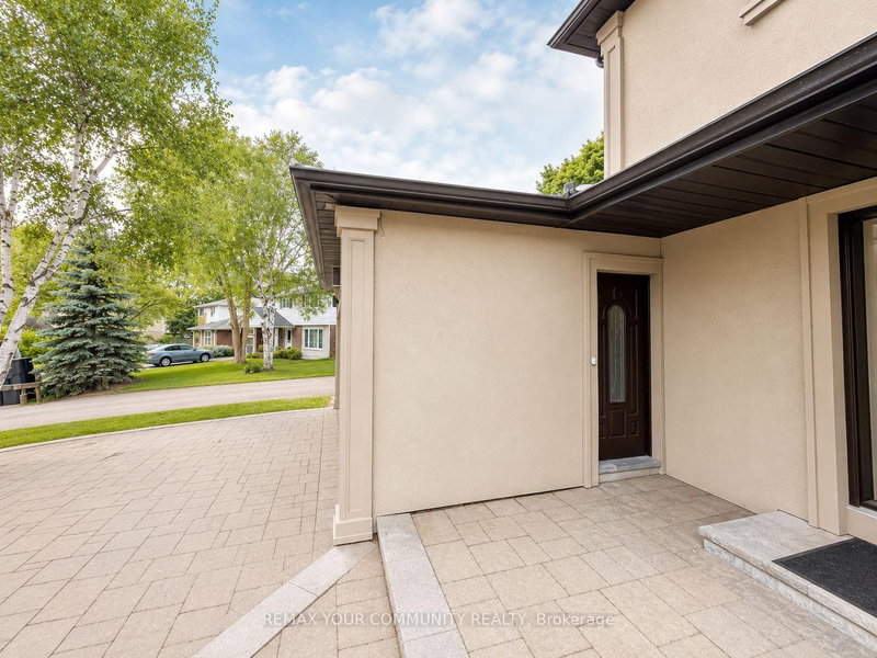 Lower Unit - 77 Beswick Drive