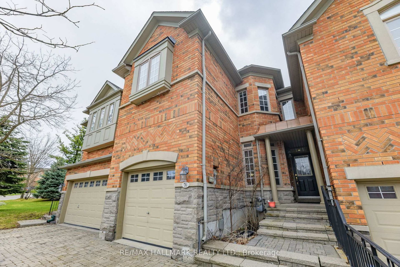 76 Westbury Court • Richmond Hill, ON photo 3