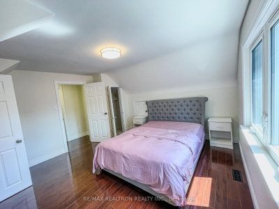 52 Glen Cameron Road • Markham, ON photo 9