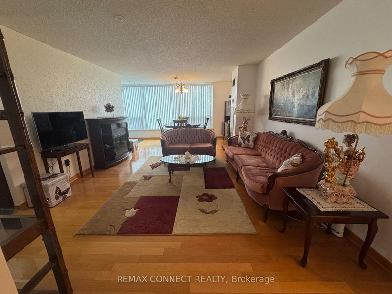 428 - 326 Major Mackenzie Drive