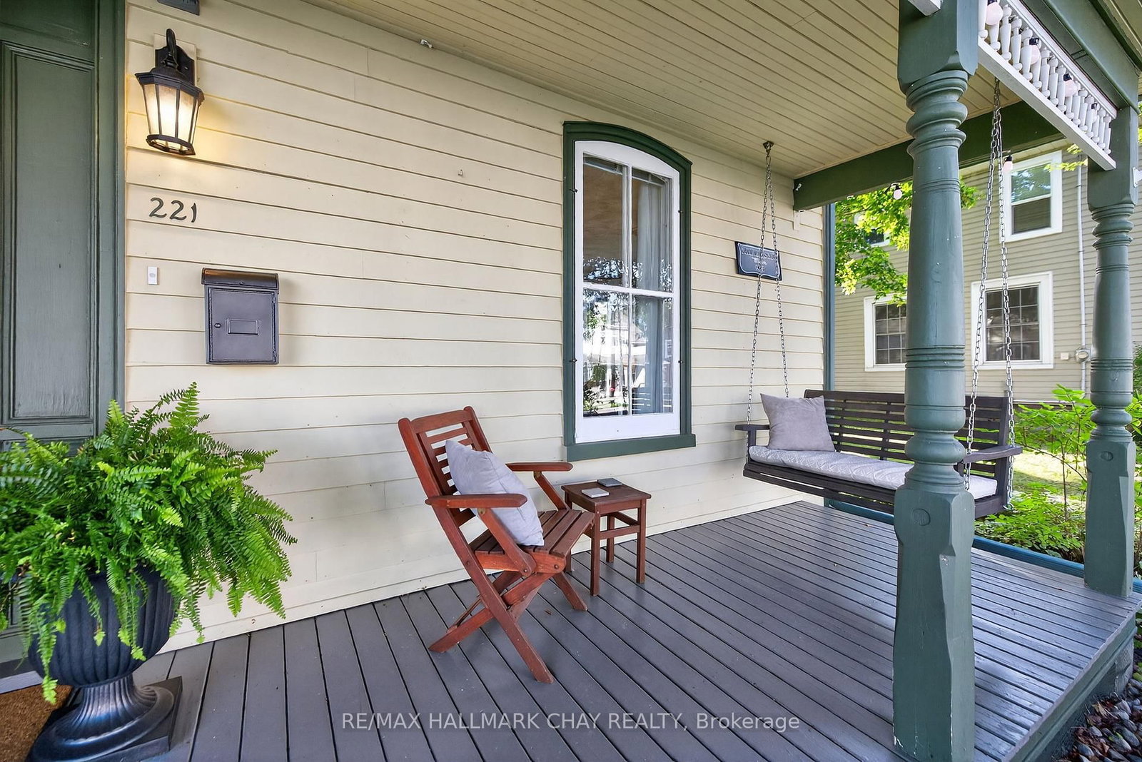 221 Prospect Street • Newmarket, ON photo 4