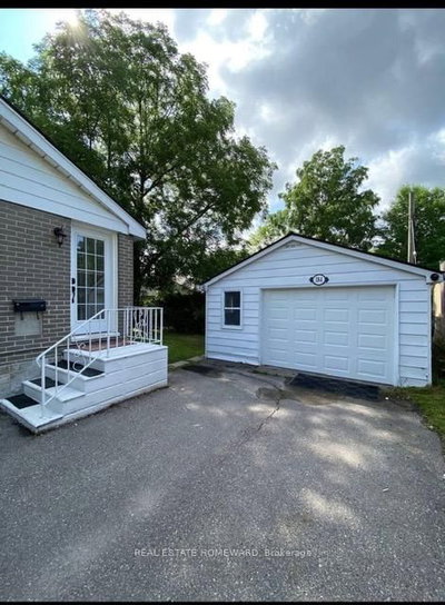 Unit Lower — 184 Avenue Road — photo 2