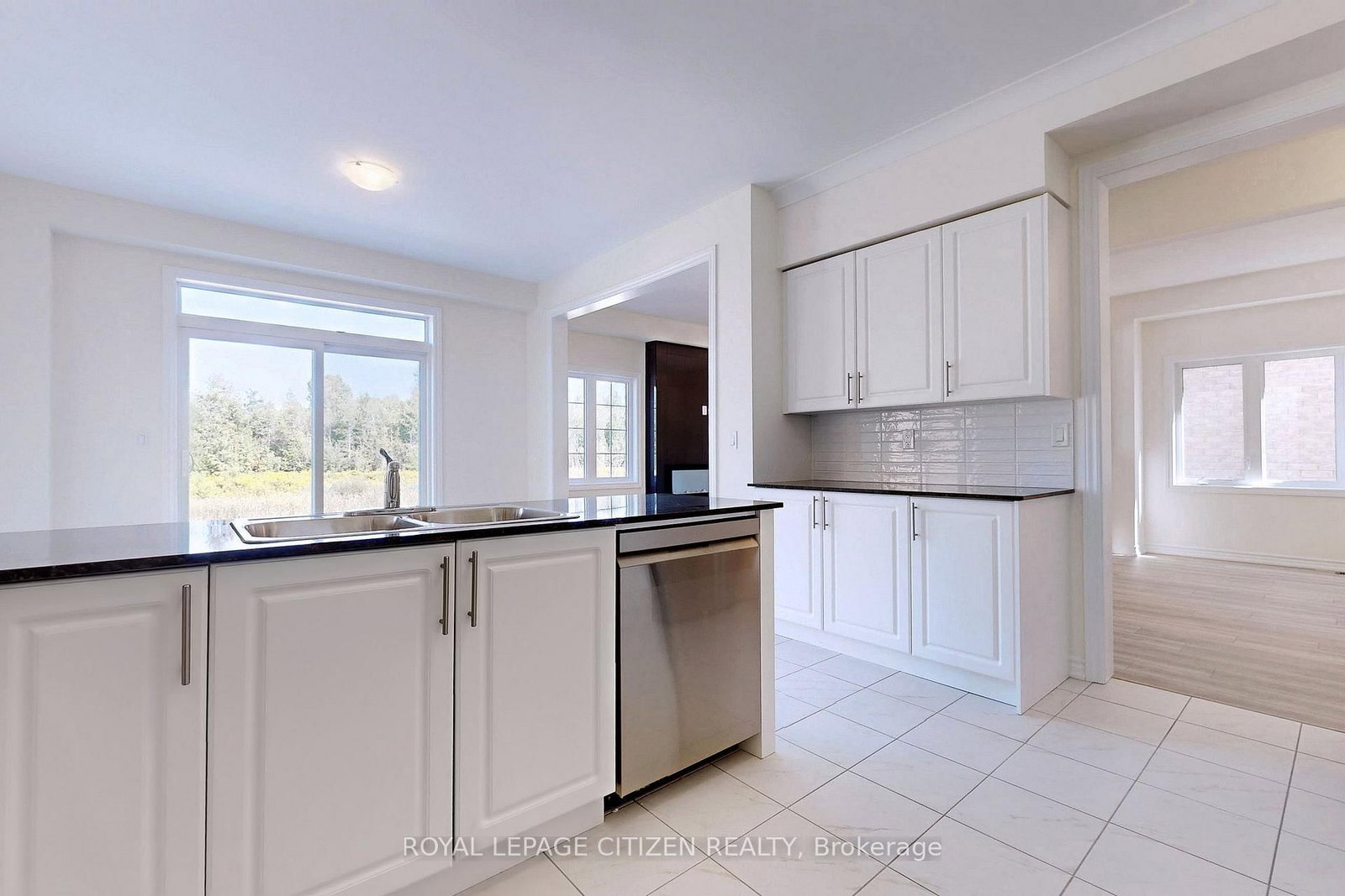 140 Hawkins Street • Georgina, ON photo 14