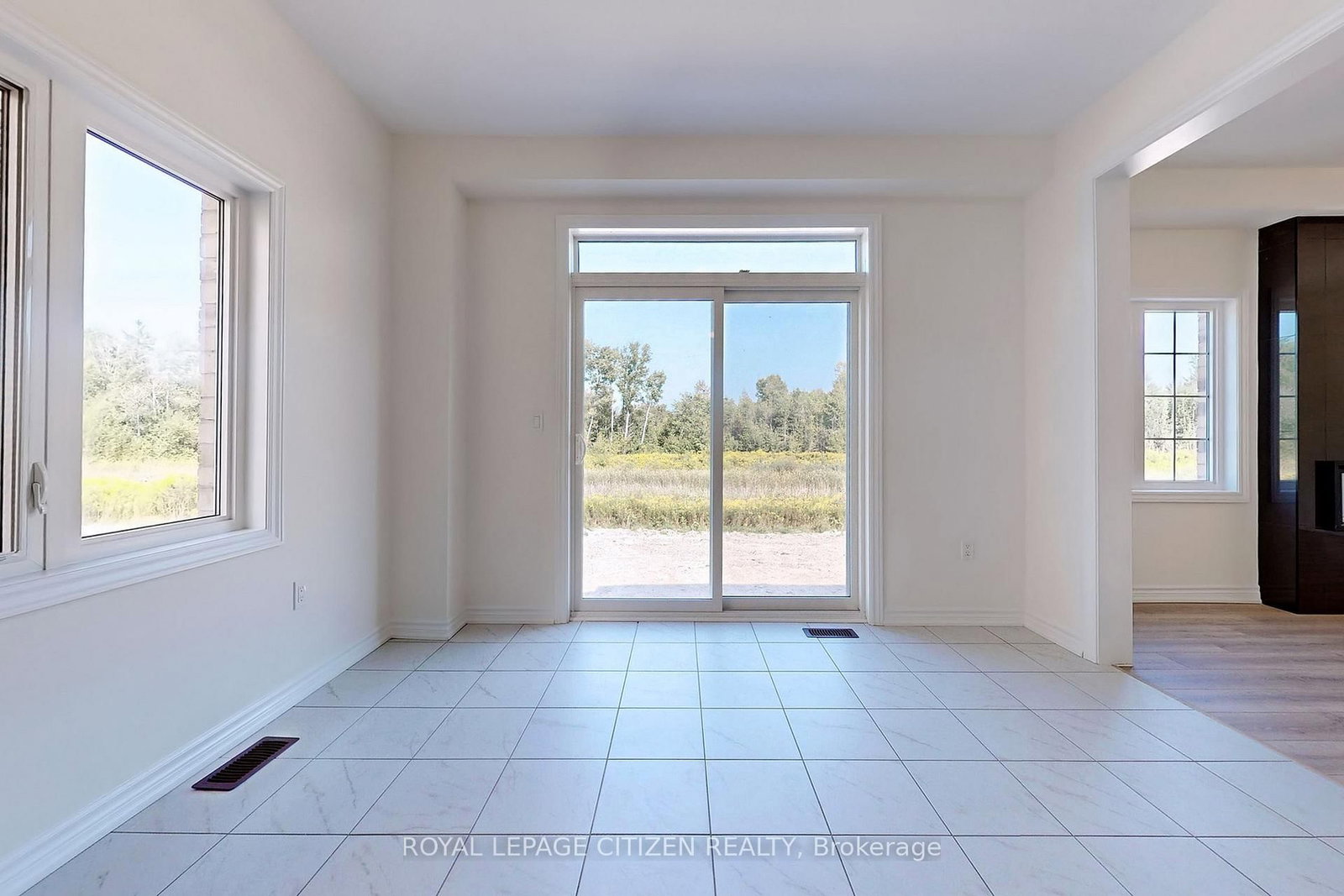 140 Hawkins Street • Georgina, ON photo 17