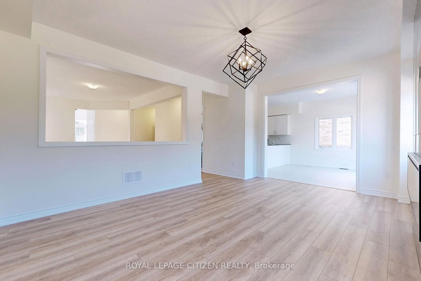 140 Hawkins Street • Georgina, ON photo 6