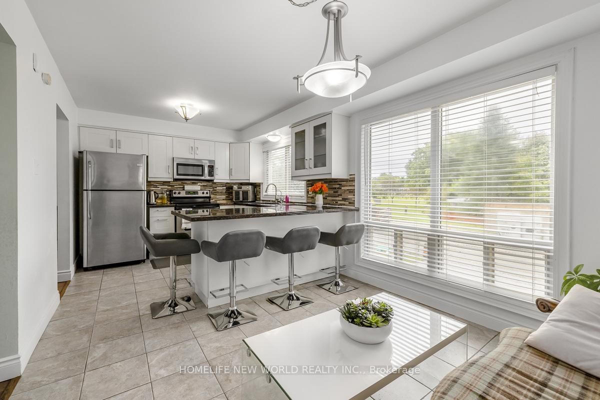 61 Poplar Crescent • Aurora, ON photo 10