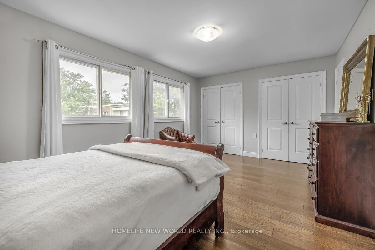 61 Poplar Crescent • Aurora, ON photo 12