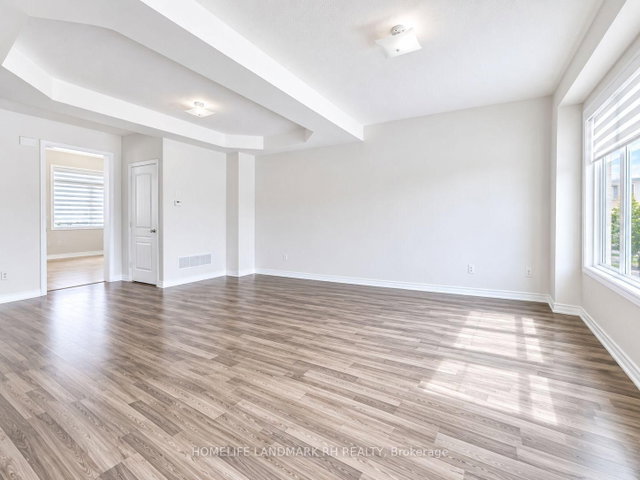 144 Roy Grove Way