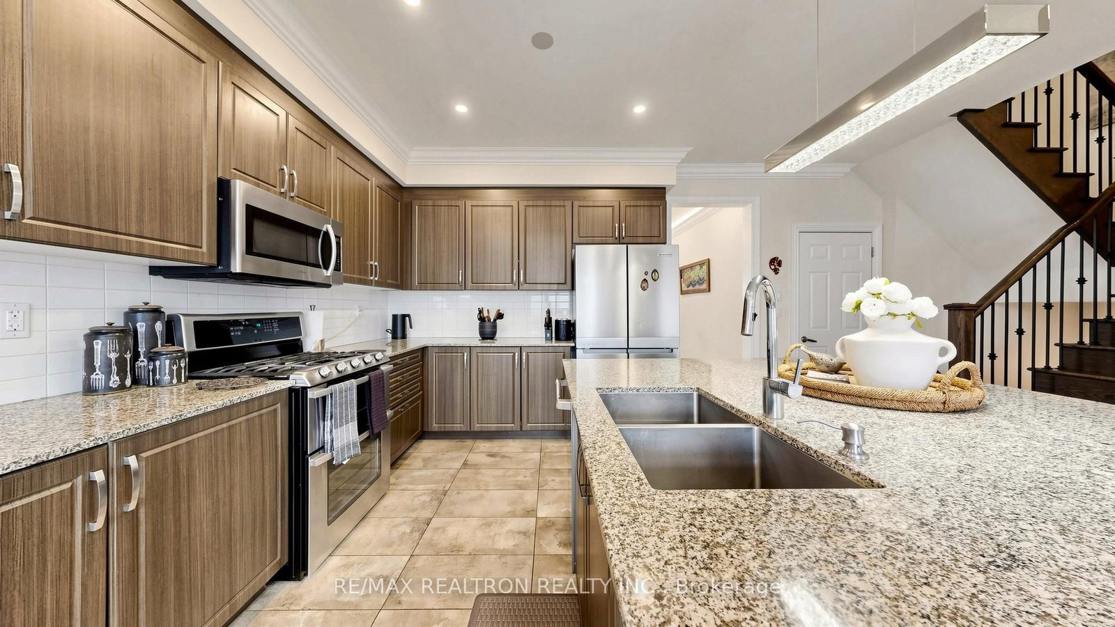 18 Ladder Crescent • East Gwillimbury, ON photo 13
