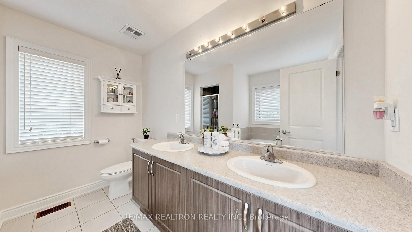18 Ladder Crescent • East Gwillimbury, ON photo 24