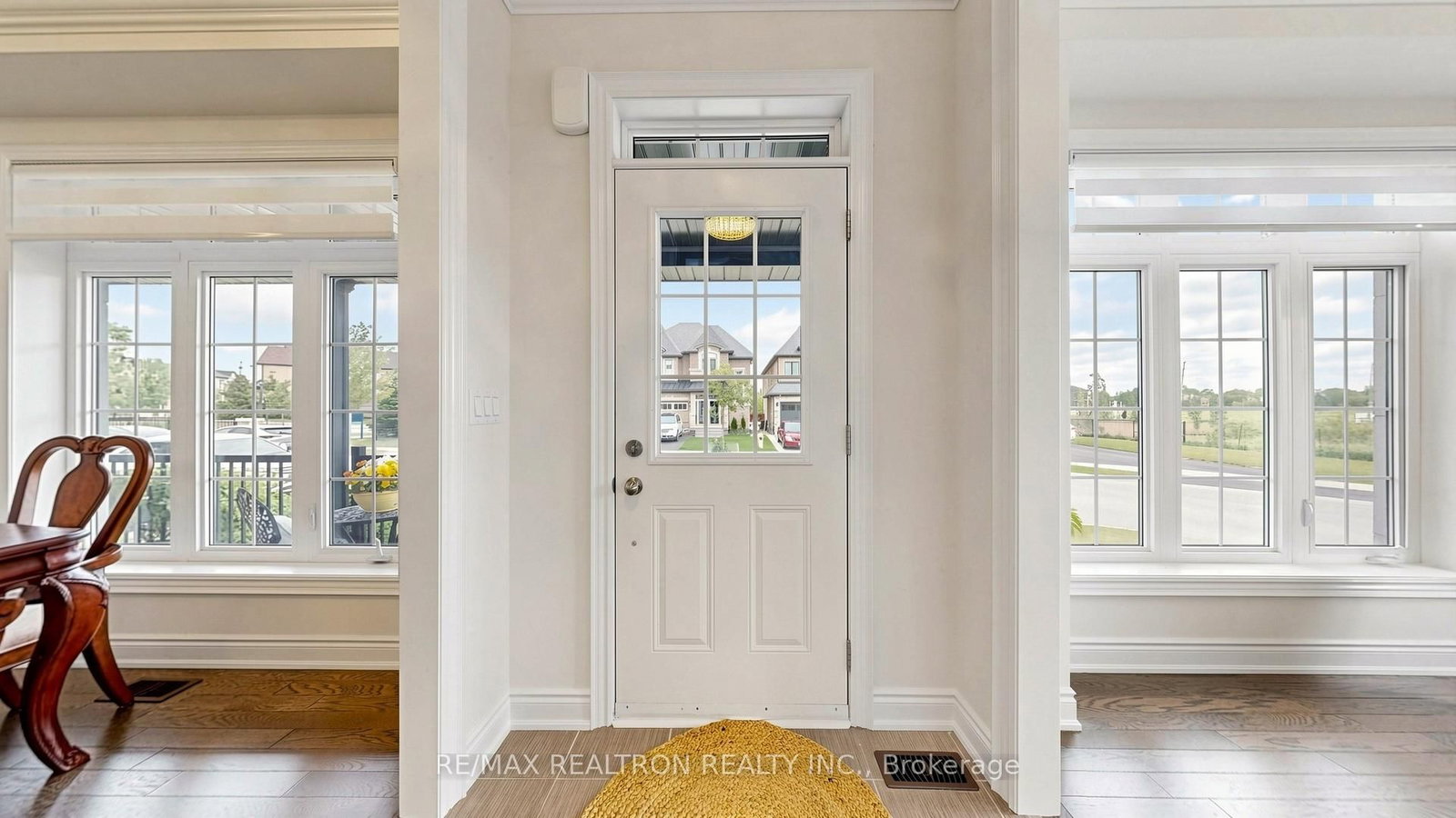 18 Ladder Crescent • East Gwillimbury, ON photo 8