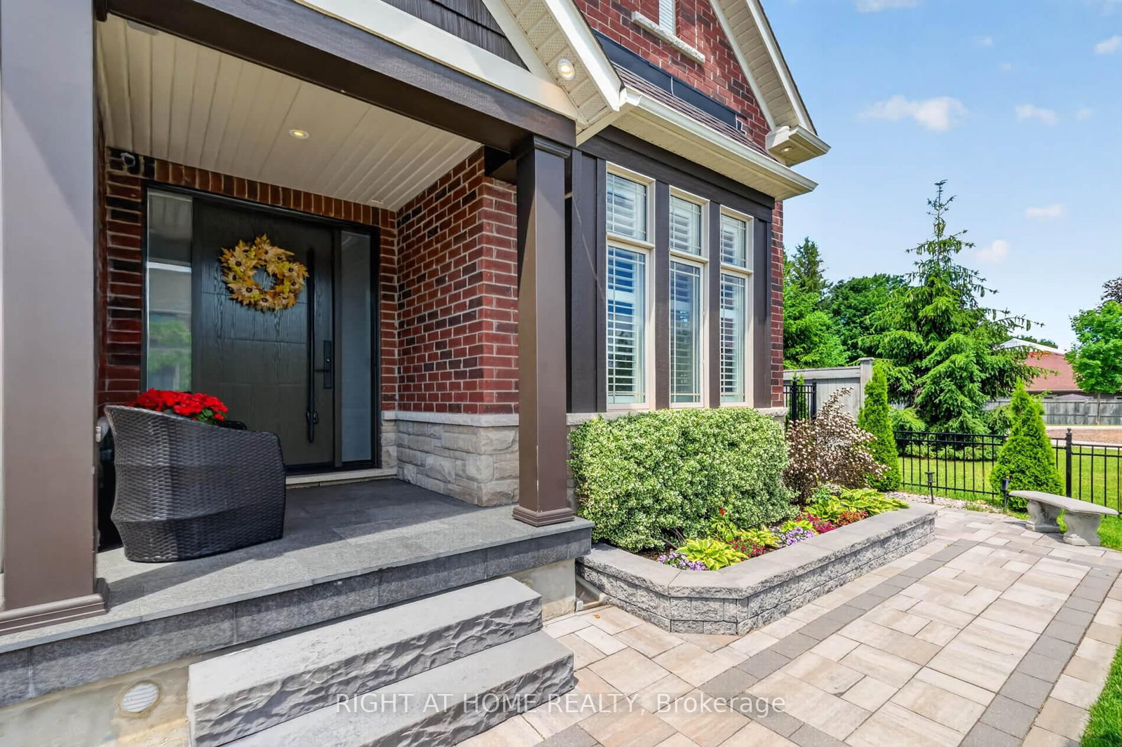 80 Sharpe Crescent • New Tecumseth, ON photo 2
