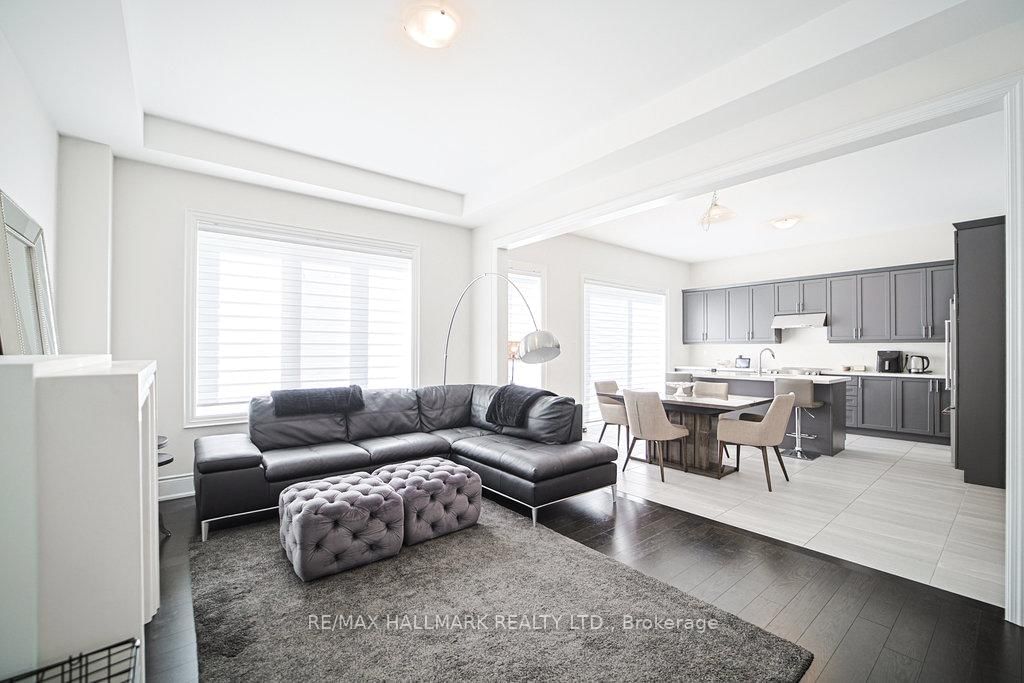 25 Kentledge Avenue, East Gwillimbury 3