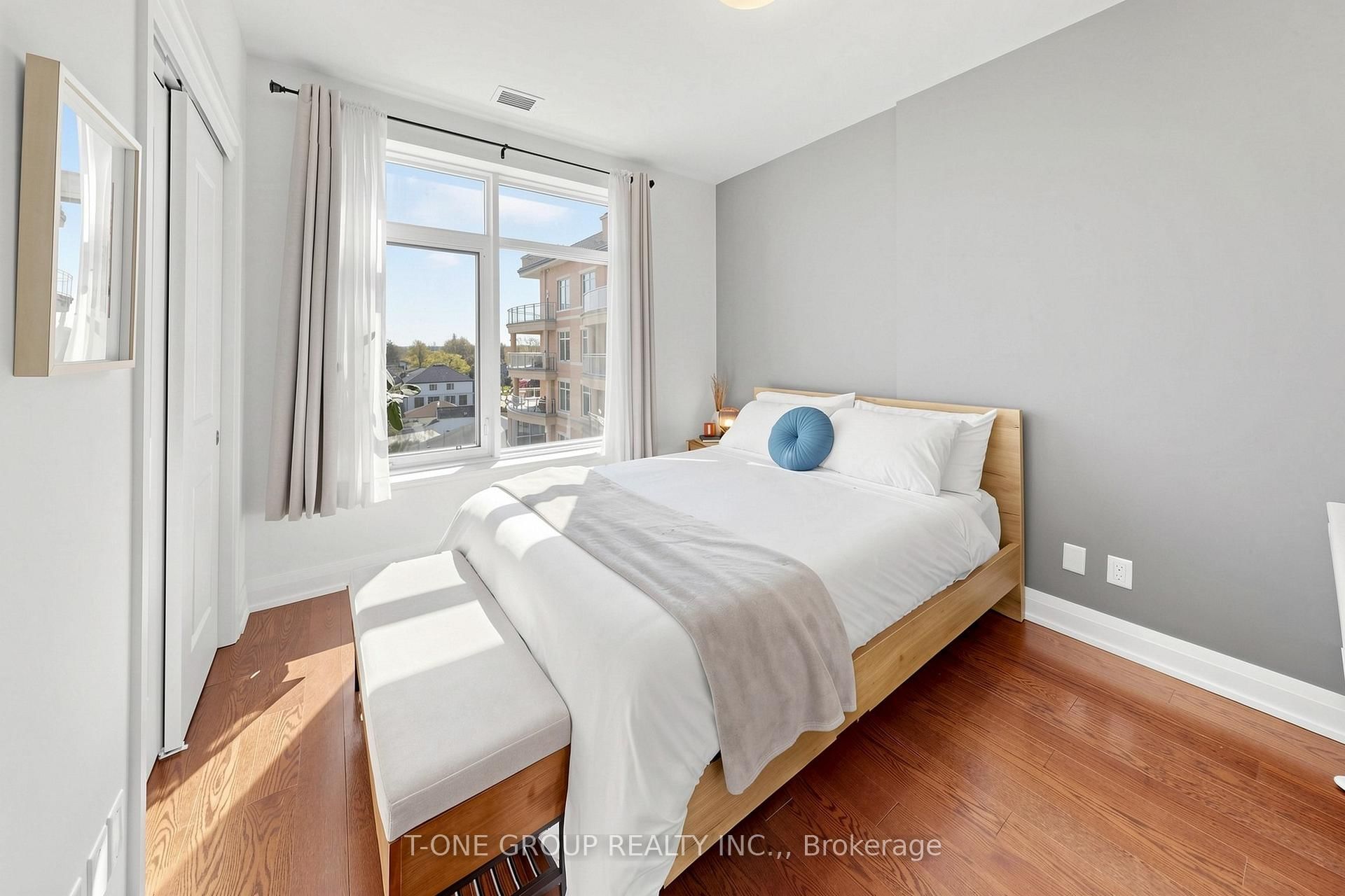 15277 Yonge Street, Unit 602A