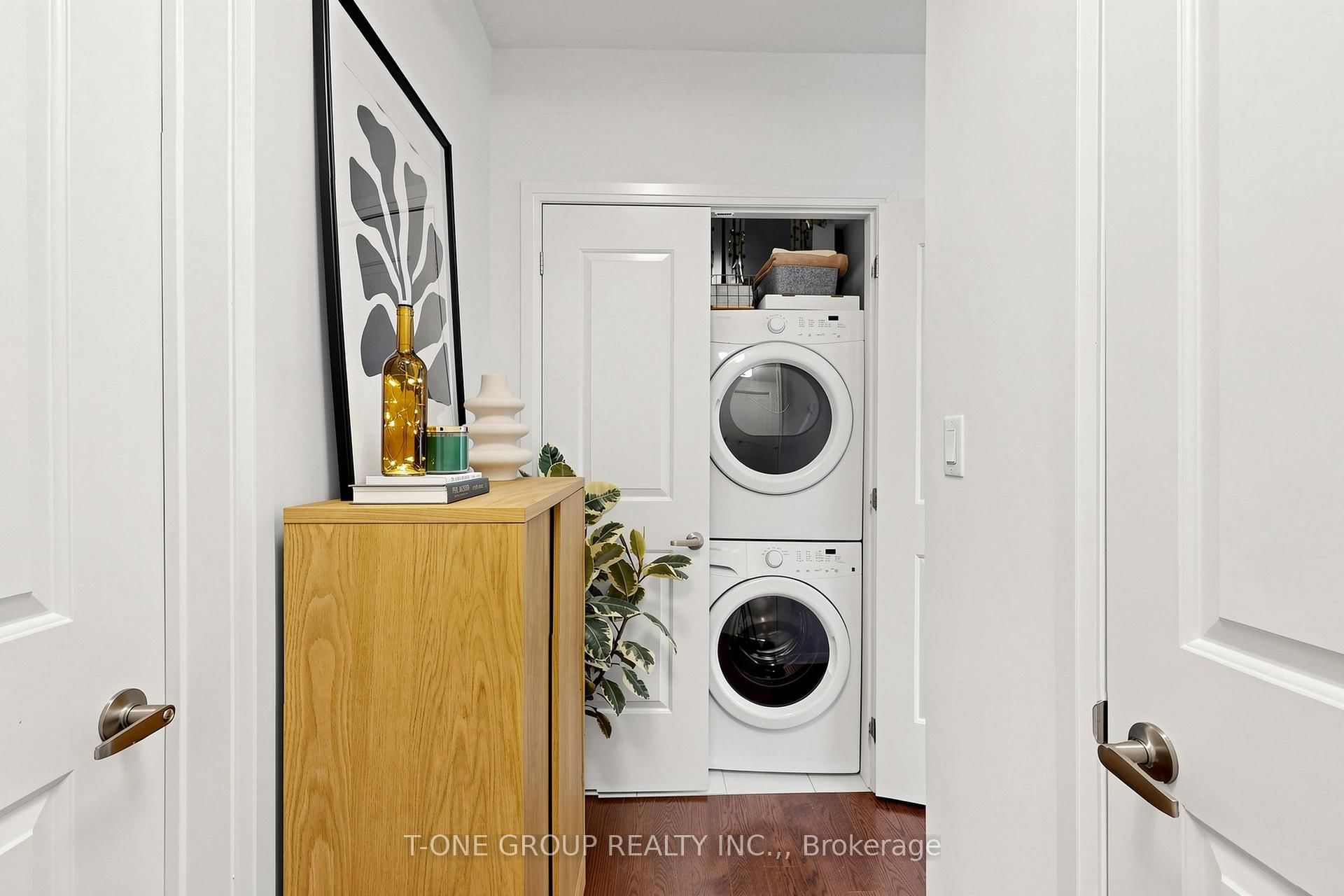 15277 Yonge Street, Unit 602A