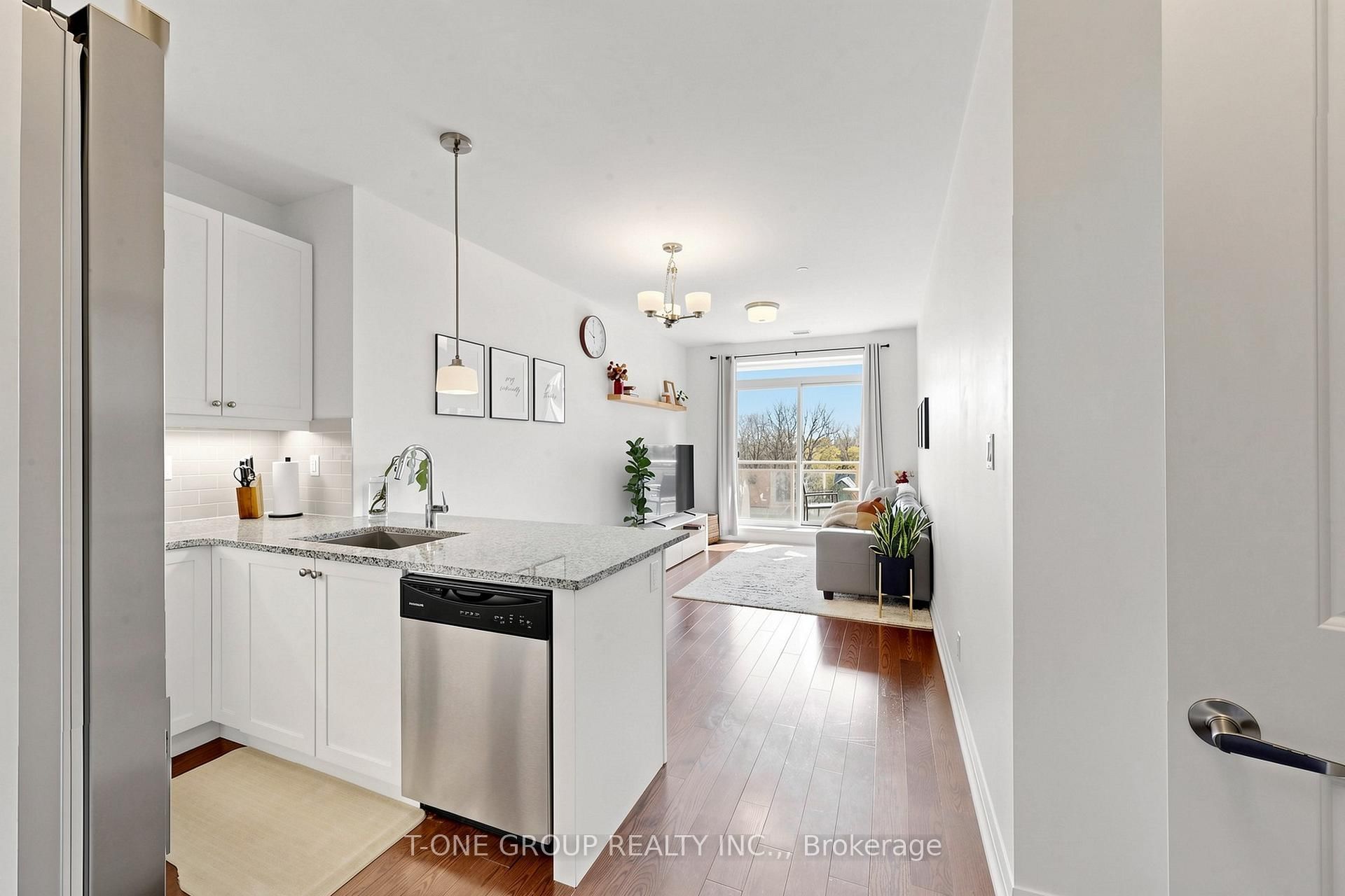 15277 Yonge Street, Unit 602A