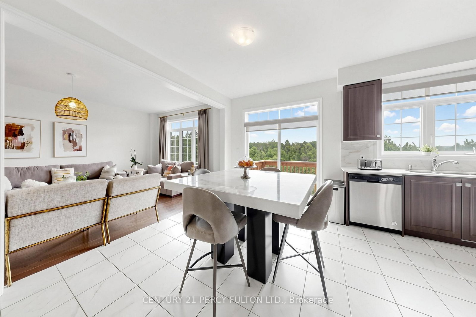 166 Ferragine Crescent • Bradford West Gwillimbury, ON photo 11