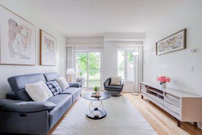 10 St Moritz Way