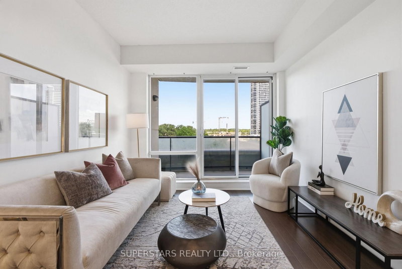 305 - 151 Upper Duke Crescent