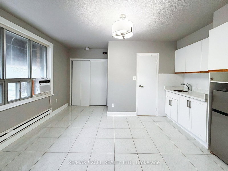 2A - 348 Main Street N