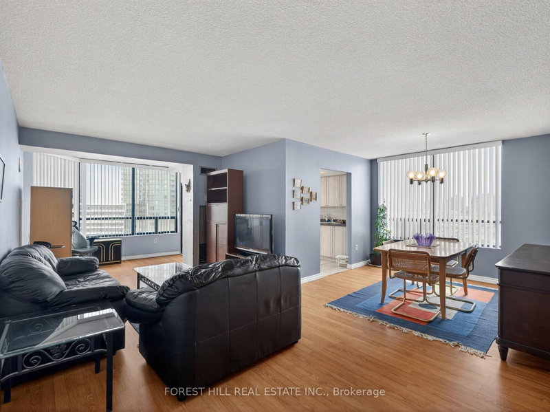 1014 - 7460 Bathurst Street