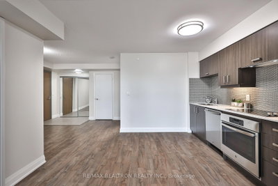 Unit 1707 — 18 Uptown Drive — photo 6
