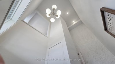 20 Pantheon Lane — photo 3