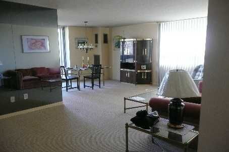 202 - 7451 Yonge St, Markham, L3T2B4 | Image 3