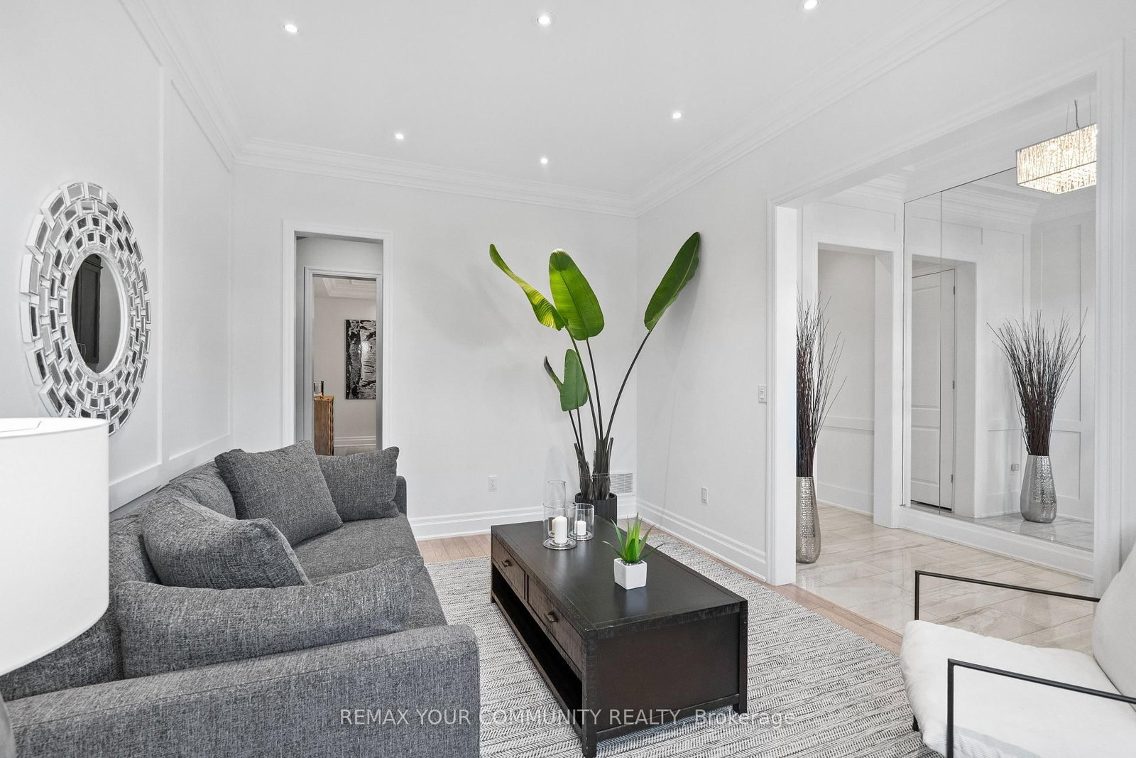 106 Forest Grove Court • Aurora, ON photo 9